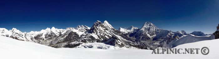 View from Mera Peak High Camp (5800m) in direction of Everest